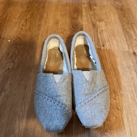 Toms - Picture 2 of 10